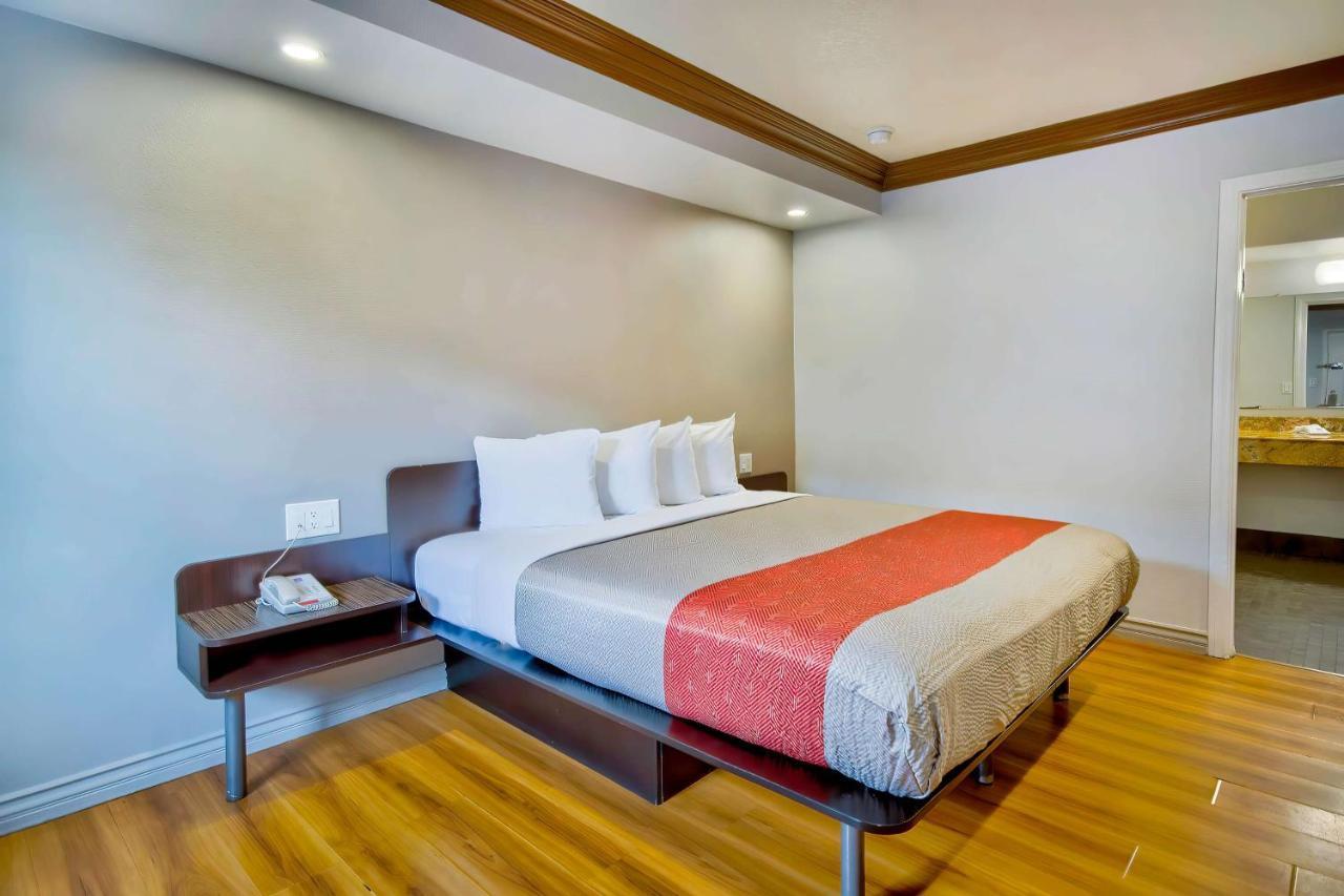 Motel 6 Gardena Bagian luar foto