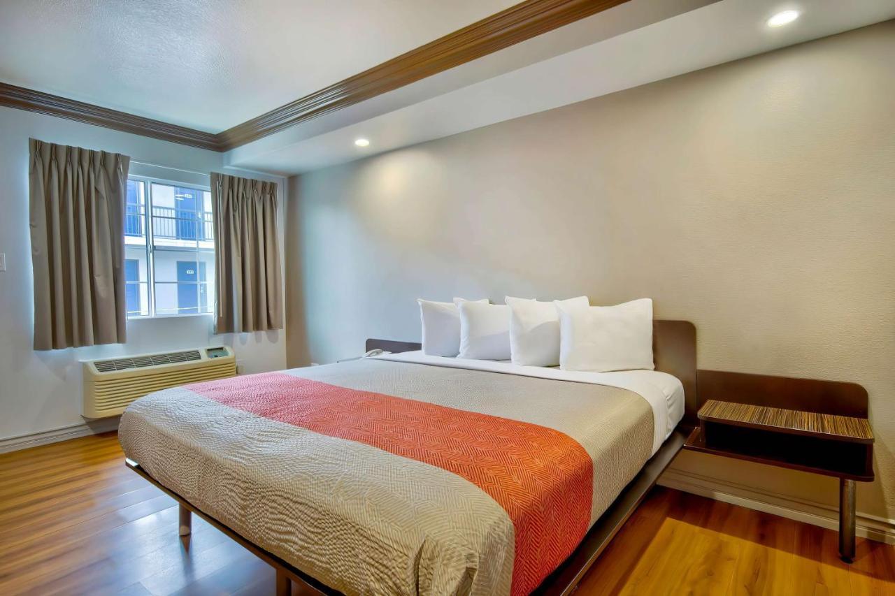 Motel 6 Gardena Bagian luar foto